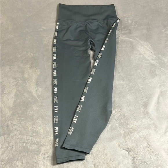 PINK Victoria’s Secret Grey Leggings NWOT - Picture 3 of 5